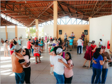 Capa1895 O Forró da Melhor Idade, promovido semanalmente pela Secretaria, tem se destacado como uma das iniciativas de maior impacto social no município